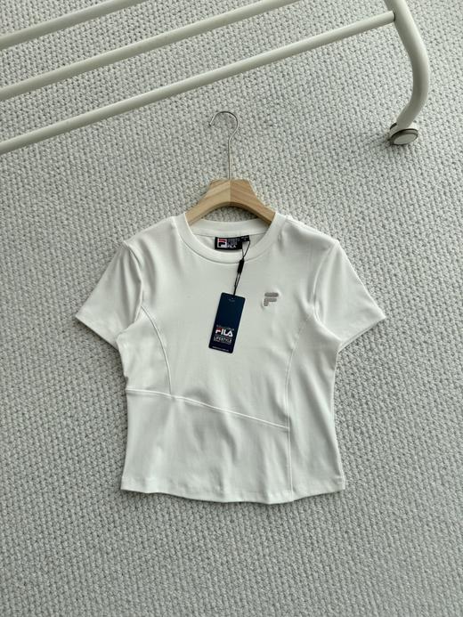 点此购买 斐乐夏季女士时尚休闲紧身短袖T恤 kad 343659 商品图1