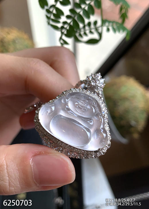 6250703，玻璃佛公吊坠。具体价格微信咨询 商品图1