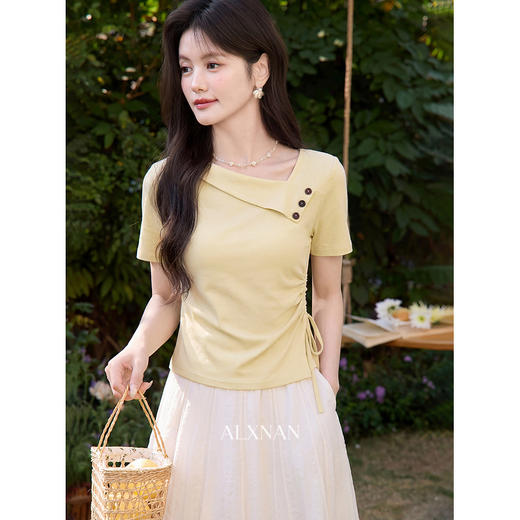 鹿向南「云樱甜柠」设计感斜领黄色短袖T恤女夏2026新款收腰上衣 商品图4