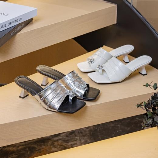 时尚头层羊皮套趾粗跟高跟凉鞋 商品图2