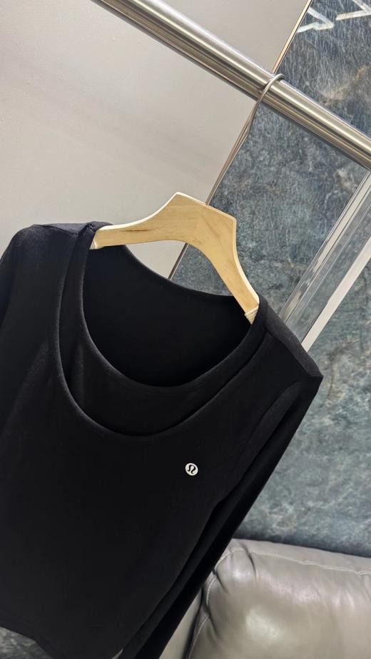 F032711一包两件装春夏款上新休闲运动宽松大U领亲肤透气修身T恤 商品图4