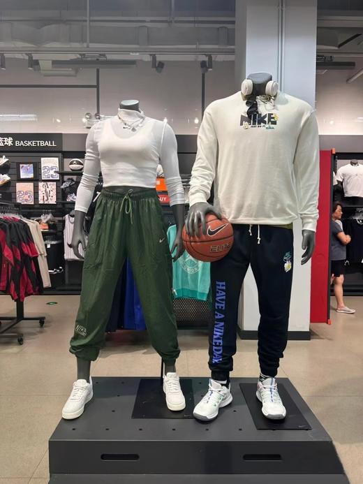 F032727春秋季新款休闲百搭胸前趣味图案户外休闲情侣长袖卫衣 商品图11