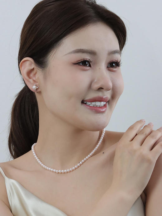 【挚友限定】18K 金Akoya 钻石耳夹 极光海水小灯泡 7mm 经典钻石花造型 优雅气质 钻石 0.15ct 商品图3