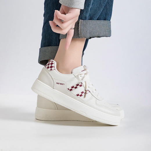 分销【人本春季鞋】人本爆款轻便休闲鞋女2026秋季新款多巴胺韩版ins潮百搭外穿板鞋 RB-S0092396 商品图1