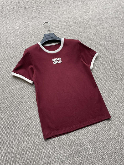 327-10 渠道圆正 miu大爆款 手工绣 红色撞色 基础款 减龄时髦 圆领短袖T恤 167/140我穿XL 商品图11