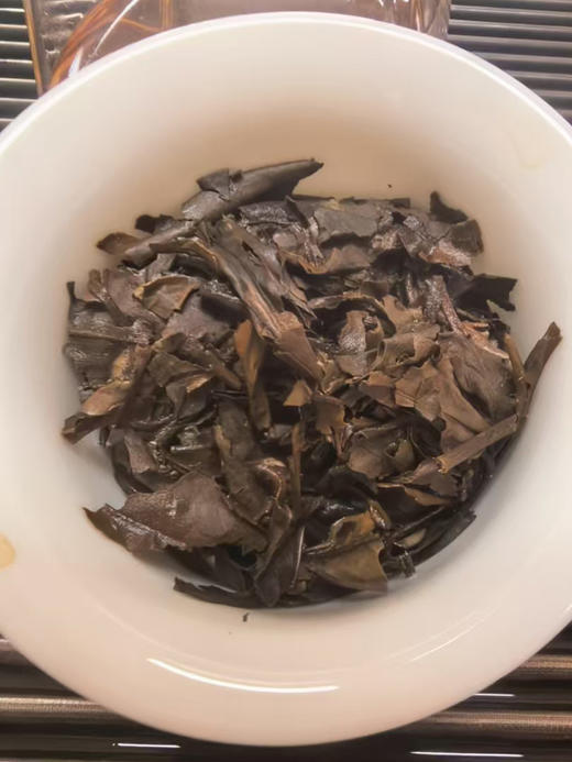 十年陈福鼎老白茶，慢养出浓郁粽叶香。茶汤甜润饱满，甜度高、耐泡度佳，；2016年正宗福鼎老白茶，寿眉饼300g 商品图4