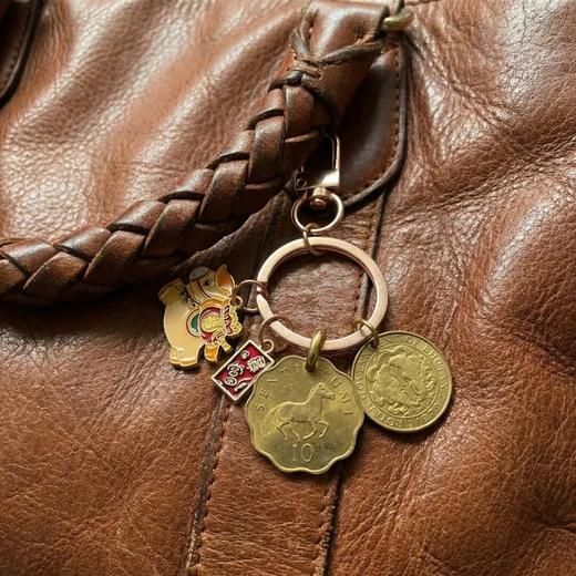 【马上有余】复古钱币钥匙挂件 商品图1