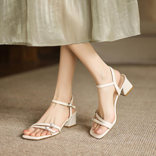 阿么手工女鞋方头仙女风一字带凉鞋不累脚夏季银色百搭中跟4.8CM 商品图2