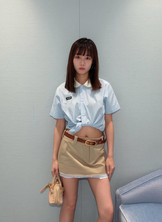 缪缪 新款浅蓝娃娃领衬衫 商品图8