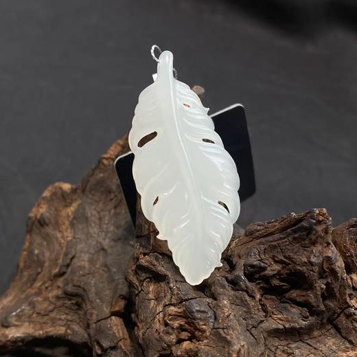 【快抱】【于田产和田玉95料羽毛挂件 39*18】出证书，发货1~5天，48小时鉴赏期 商品图1