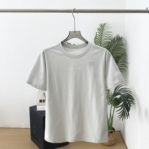 点此购买 迪桑特ESSENTIAL系列男女同款短袖针织衫 qk 343548 商品图3