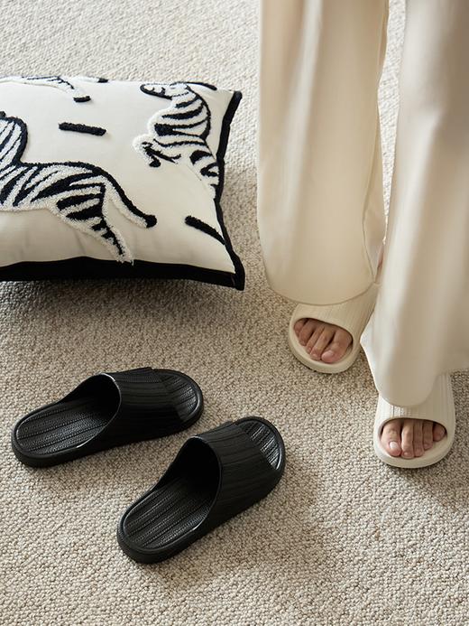【2件减5元，3件减10元】【颜值与舒适并存 排水速干 夏日拖鞋】洗澡不积水 不闷脚不臭脚 轻盈舒适防滑 匠心打造 简约时尚 商品图12