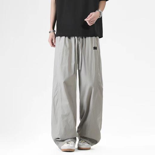 F032730新款美式宽松阔腿裤百搭运动休闲拖地工装纯色伞兵裤 商品图3