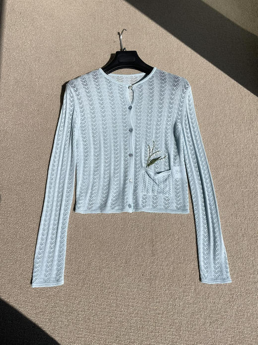 327-12 渠道圆正 把铃兰装进口袋 雕 单面镂空花型针织开衫 半身裙 商品图9