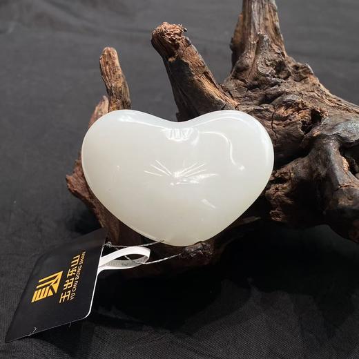 【快抱】【于田产和田玉95料猫蝶挂件 49*32】出证书，发货1~5天，48小时鉴赏期 商品图0