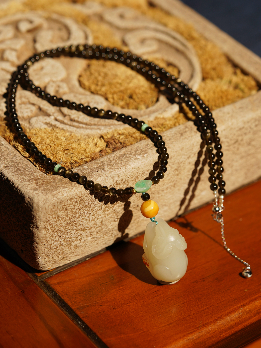 和田玉小绵羊吊坠