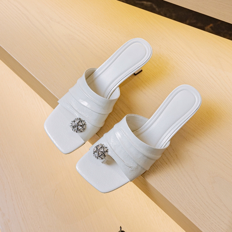 时尚头层羊皮套趾粗跟高跟凉鞋