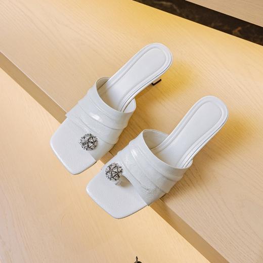 时尚头层羊皮套趾粗跟高跟凉鞋 商品图0