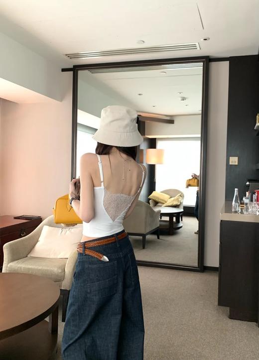 <曾小咸推荐> 3.29后背蕾丝镂空吊带背心 日常89！！ 活动价49！！【预售款，预计3-15天发货】 商品图2