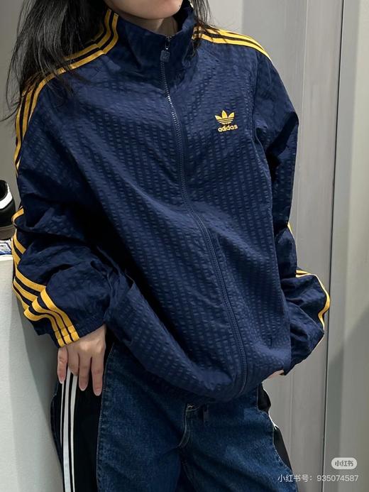 F032786复古运动风日常通勤胸口刺绣Logo泡泡纱条纹外套 商品图12