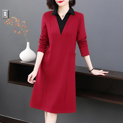 圣诞长袖红色连衣裙女秋冬2026新款大码女装高级感polo衫翻领裙子 商品图3