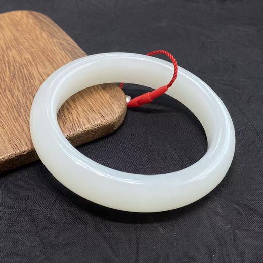 【快抱】【于田产和田玉95料手镯 53#】出证书，发货1~5天，48小时鉴赏期 商品图1