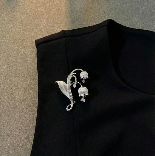 铃兰花开 幸福归来 925银胸针  银镀金饰品 非质量问题 不退不换 商品图0