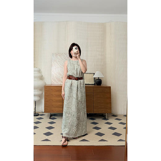 万物生长 苎麻莱赛混纺 超轻盈H型one-piece背心连衣裙 巨显白的粉绿色 南法度假和日常通勤都可 商品图2