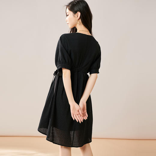 芳外2025夏季新款时尚黑色短袖连衣裙镂空设计收腰宽松裙子0332 商品图4