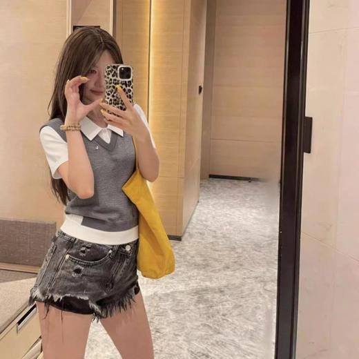 点此购买 缪缪夏季翻领polo假两件针织衫短袖T恤 mp 343619 商品图8