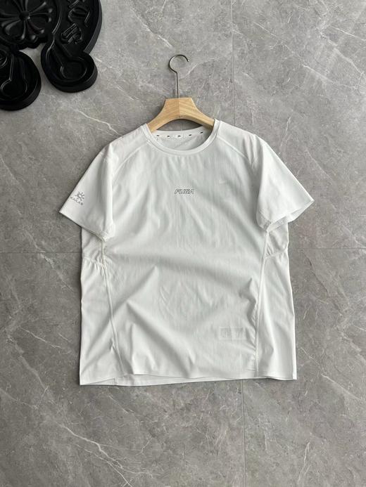 F0327102轻量化设计男款功能运动版型剪裁短袖T恤 商品图4