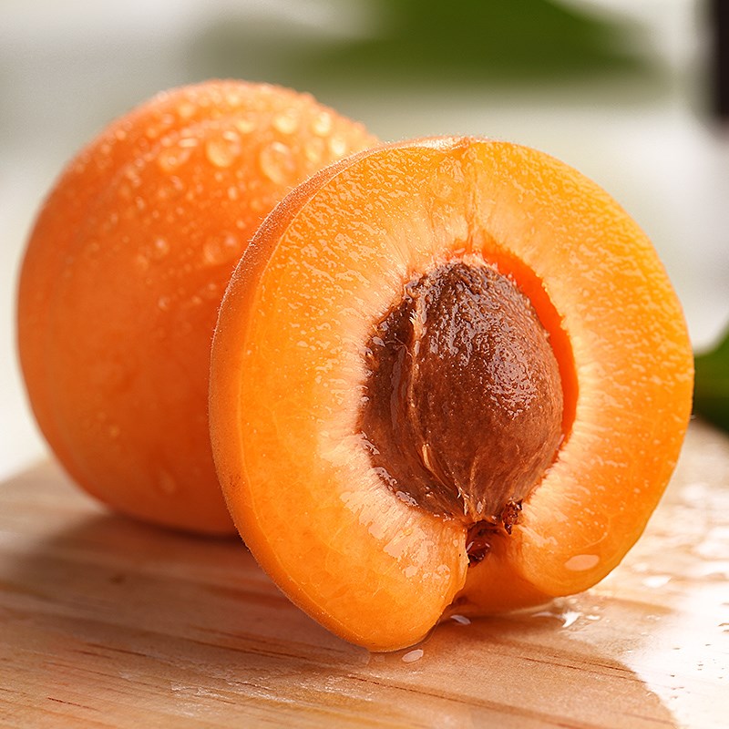 陕西大黄杏#酸酸甜甜，果香浓郁，饱满多汁， 解腻开胃，现摘现发放软更好吃~