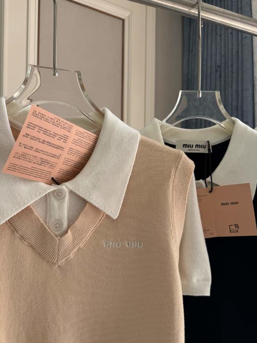点此购买 缪缪夏季翻领polo假两件针织衫短袖T恤 mp 343619 商品图11