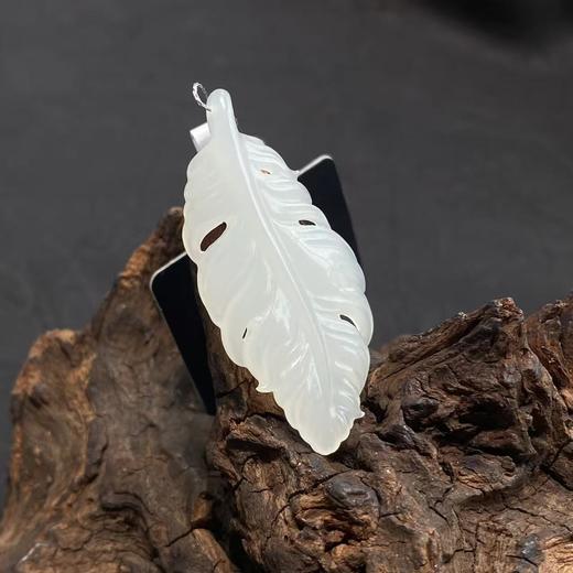 【快抱】【于田产和田玉95料羽毛挂件 39*18】出证书，发货1~5天，48小时鉴赏期 商品图2