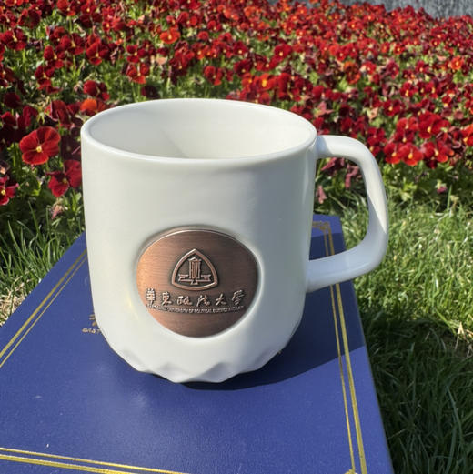 华政校金属校徽马克杯 商品图2