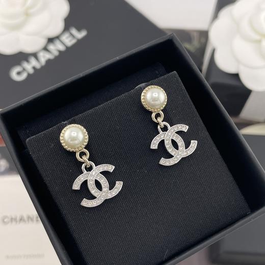 香奈儿 小珠吊银c耳钉 / 耳夹  （XTY） 商品图5