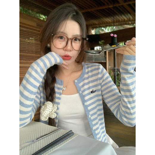 <曾小咸推荐>3.31现货秒杀 ！微信超特价！韩系蓝色条纹针织开衫 日常169.99 立减90 秒杀79.99！！ 商品图1