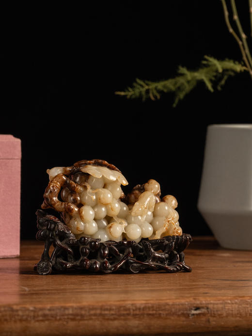 清	和田白玉松鼠葡萄纹摆件 商品图2