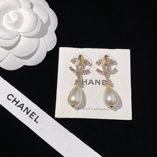 香奈儿 双c吊水滴珠耳钉（XTY） 商品图7