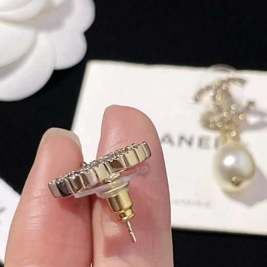 香奈儿 双c吊水滴珠耳钉（XTY） 商品图6