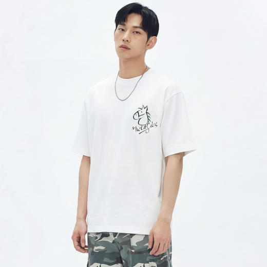 DRONKOO 2026 圆领左胸后幅手绘彩色马微阔短袖T恤 商品图1