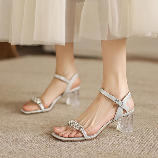 阿么手工女鞋法式透明一字带粗跟凉鞋女2026新款水钻高跟鞋6.5CM 商品图2