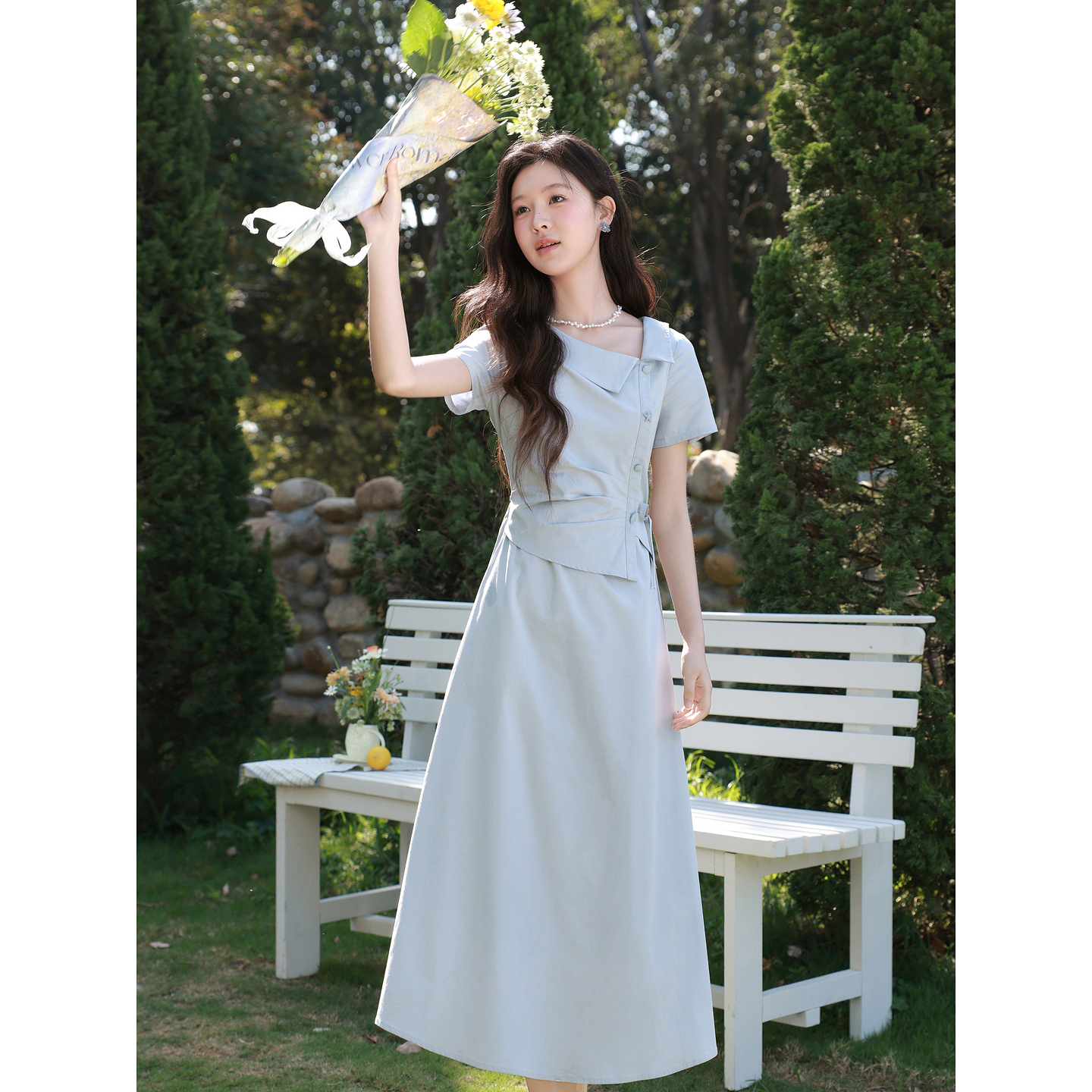 鹿向南【0331/20:00新品前1小时7折限100件】蓝色收腰短袖连衣裙