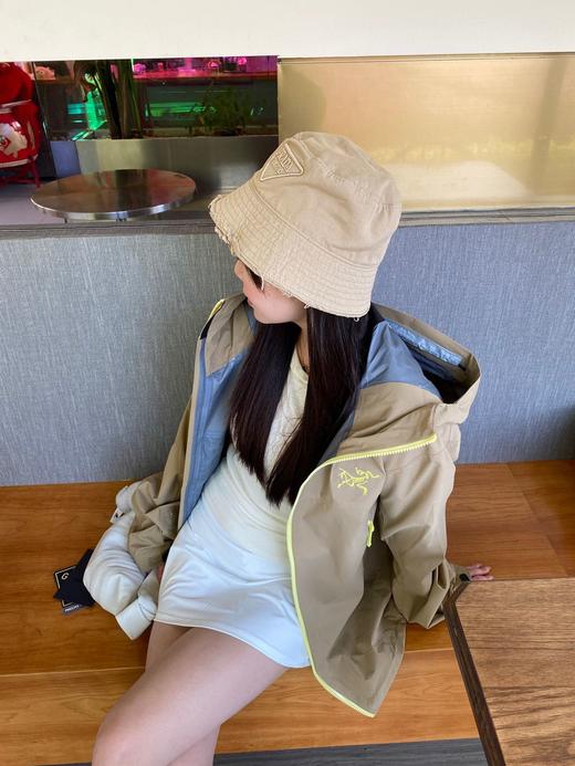 始祖鸟 新Beta系列 Light Weight冲锋衣 商品图1