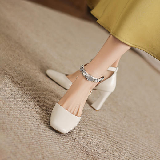 阿么手工女鞋珍珠一字带高跟鞋2026新款银色真皮镂空夏季凉鞋8CM 商品图3