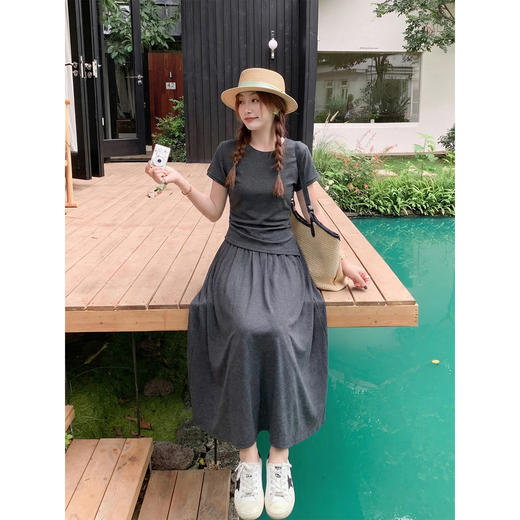 <曾小咸推荐>圆领短袖T恤半身裙时尚套装【预售7-15天发货】 商品图4