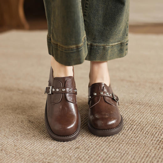 阿么手工女鞋粗跟铆钉一字式扣带乐福鞋复古小皮鞋女款新款4.5CM 商品图2