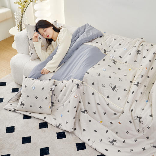 南方生活奶油泡芙二合一抱枕被-北欧鹿（40*40打开100*150cm） 商品图3