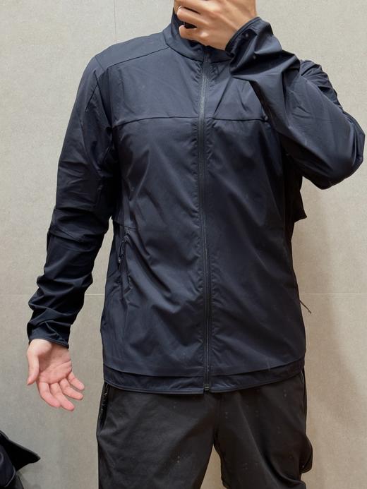 付款减库存，毒家！ 三色  男女同款 lululemon Stretch Ventilated Run Jacket 男士轻量化防晒透气外套运动夹克领标露 商品图6