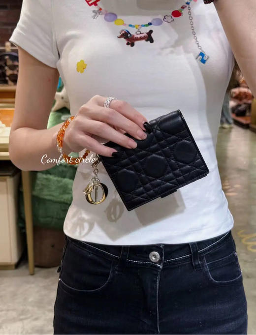Dior 短款 羊皮 黑色 藤格纹 小钱包 商品图3